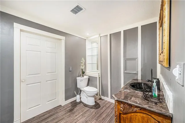 $625,000 | 7325 Oakview Street, Shawnee, KS 66216