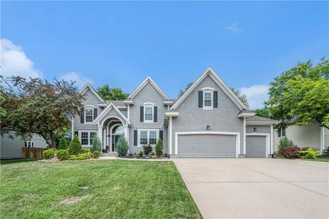 $625,000 | 7325 Oakview Street, Shawnee, KS 66216