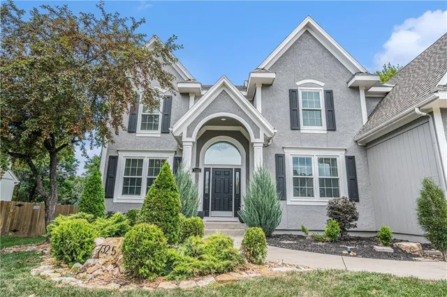 $625,000 | 7325 Oakview Street, Shawnee, KS 66216