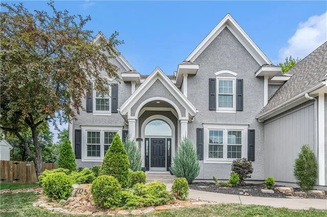 $625,000 | 7325 Oakview Street, Shawnee, KS 66216