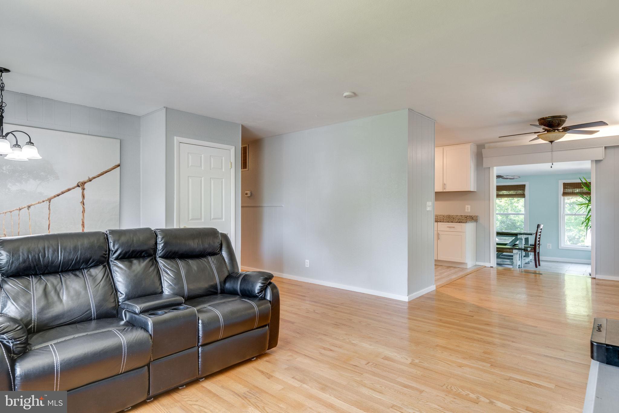 501 West Poplar Road Sterling, VA 20164 - Photo 4 of 25 Gallery Image 4
