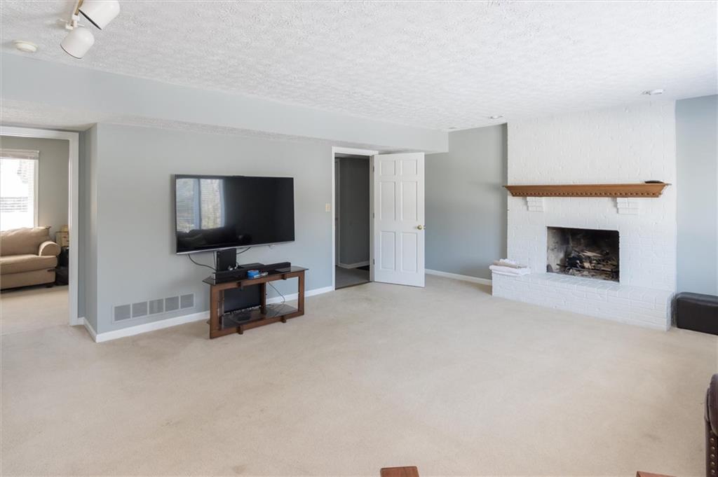 8915 Rohan Court Indianapolis, IN 46278 - Photo 18 of 34 Gallery Image 18