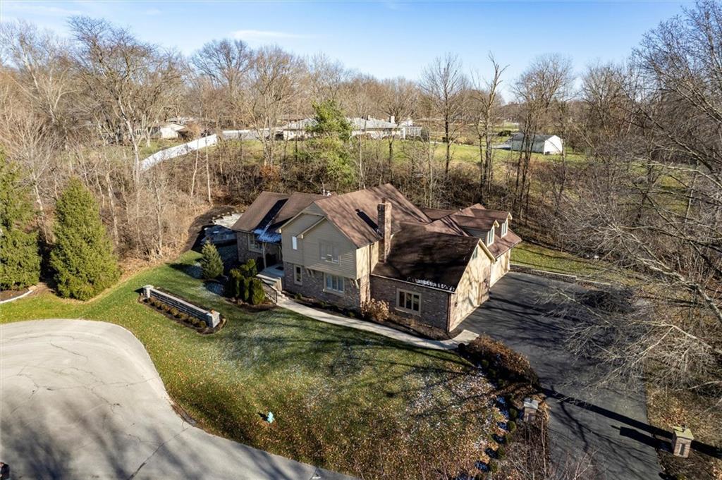 8915 Rohan Court Indianapolis, IN 46278 - Photo 4 of 34 Gallery Image 4