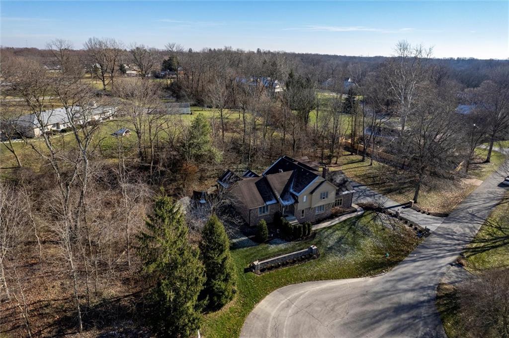8915 Rohan Court Indianapolis, IN 46278 - Photo 6 of 34 Gallery Image 6