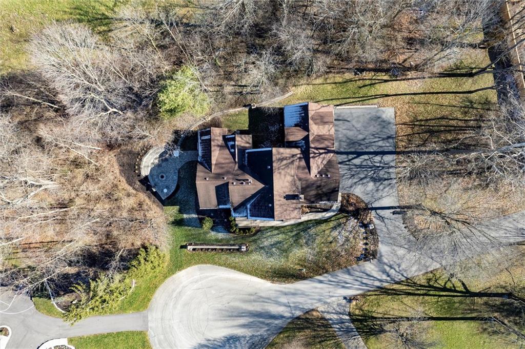8915 Rohan Court Indianapolis, IN 46278 - Photo 7 of 34 Gallery Image 7