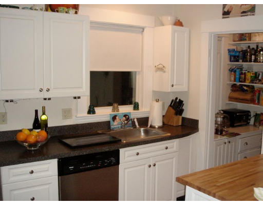 9 Lloyd Road, Unit 1 Watertown, MA 02472 - Photo 5 of 14 Gallery Image 5
