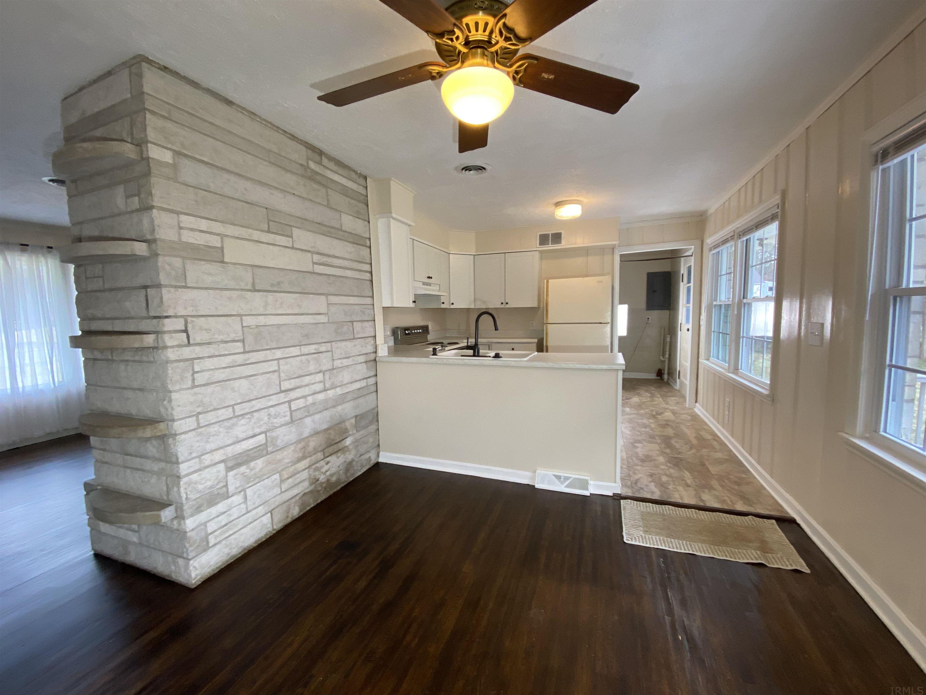 7909 New Maple Road Evansville, IN 47710 - Photo 4 of 24 Gallery Image 4