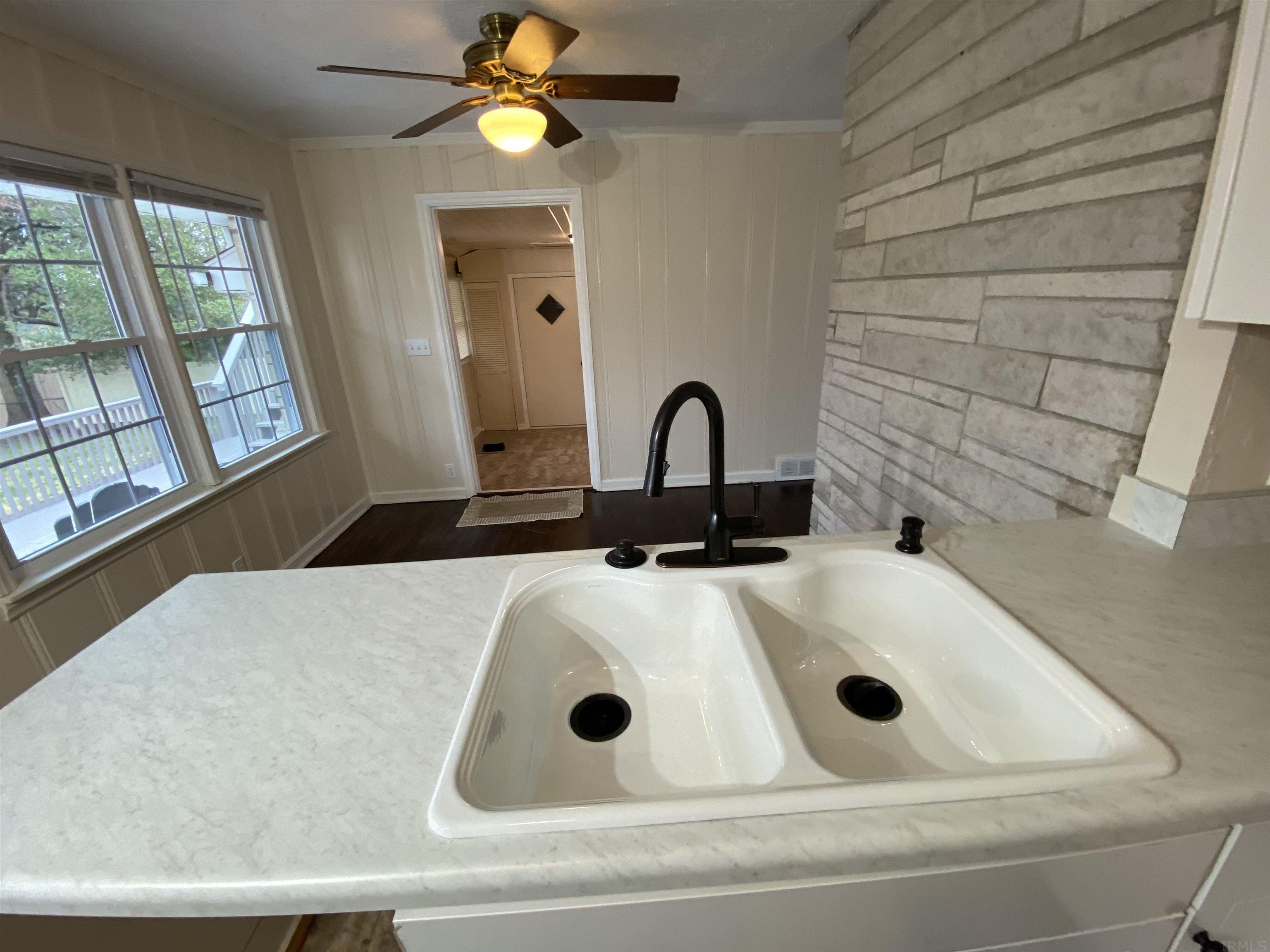 7909 New Maple Road Evansville, IN 47710 - Photo 7 of 24 Gallery Image 7