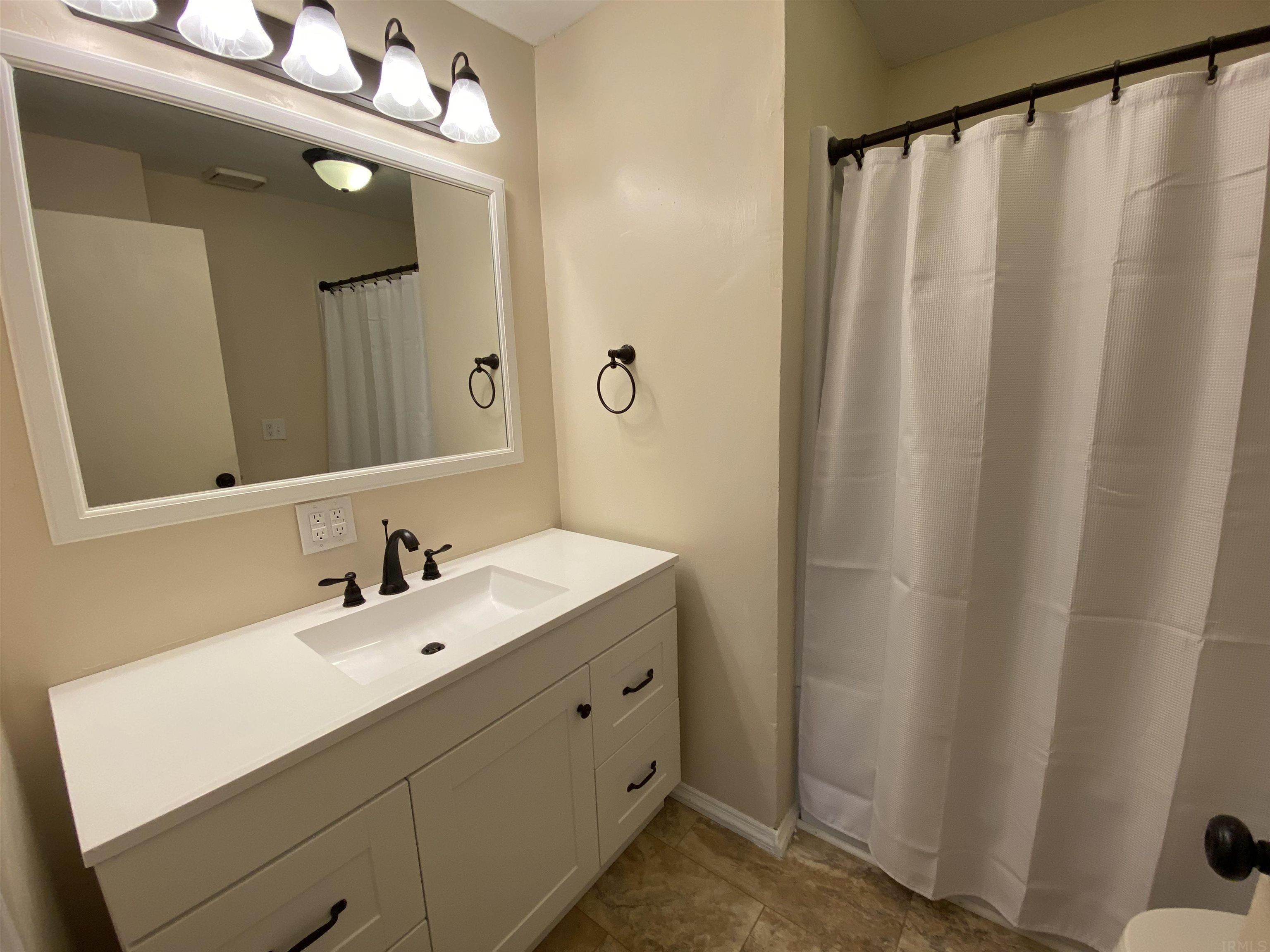 7909 New Maple Road Evansville, IN 47710 - Photo 9 of 24 Gallery Image 9