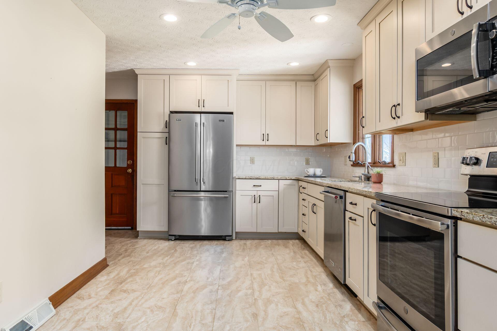 6750 Rovilla Road Blacklick, OH 43004 - Photo 13 of 48 Kitchen