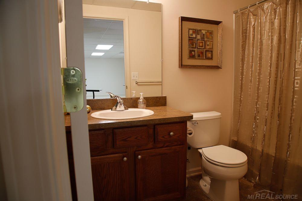 30218 Viewcrest Drive Novi, MI 48377 - Photo 26 of 37 50096856-25.JPG