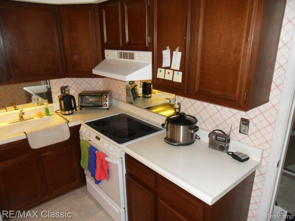 29644 Middlebelt Road, Unit 2503 Farmington, MI 48334 - Photo 8 of 18 SDC11823.jpg