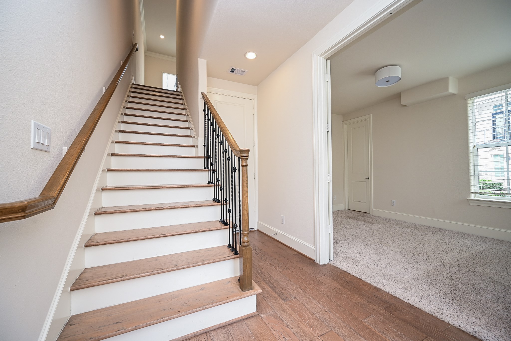 9546 London Bridge Station Houston, TX 77045 - Photo 11 of 41 Brilliant natural light floods every nook of this magnificent residence!