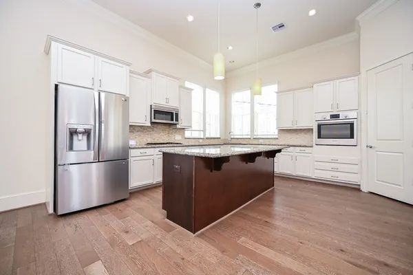 $3,000 | 9546 London Bridge Station, Houston, TX 77045