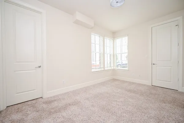 $3,000 | 9546 London Bridge Station, Houston, TX 77045