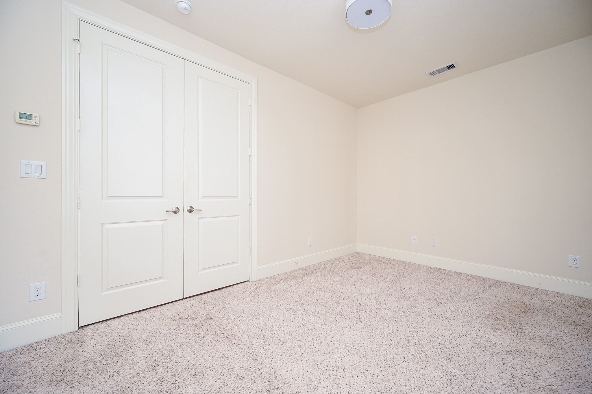 9546 London Bridge Station Houston, TX 77045 - Photo 22 of 41 It appears to have ample closet space as well!