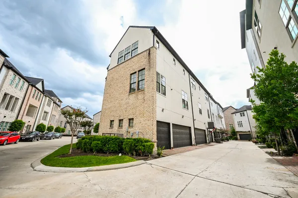 $3,000 | 9546 London Bridge Station, Houston, TX 77045