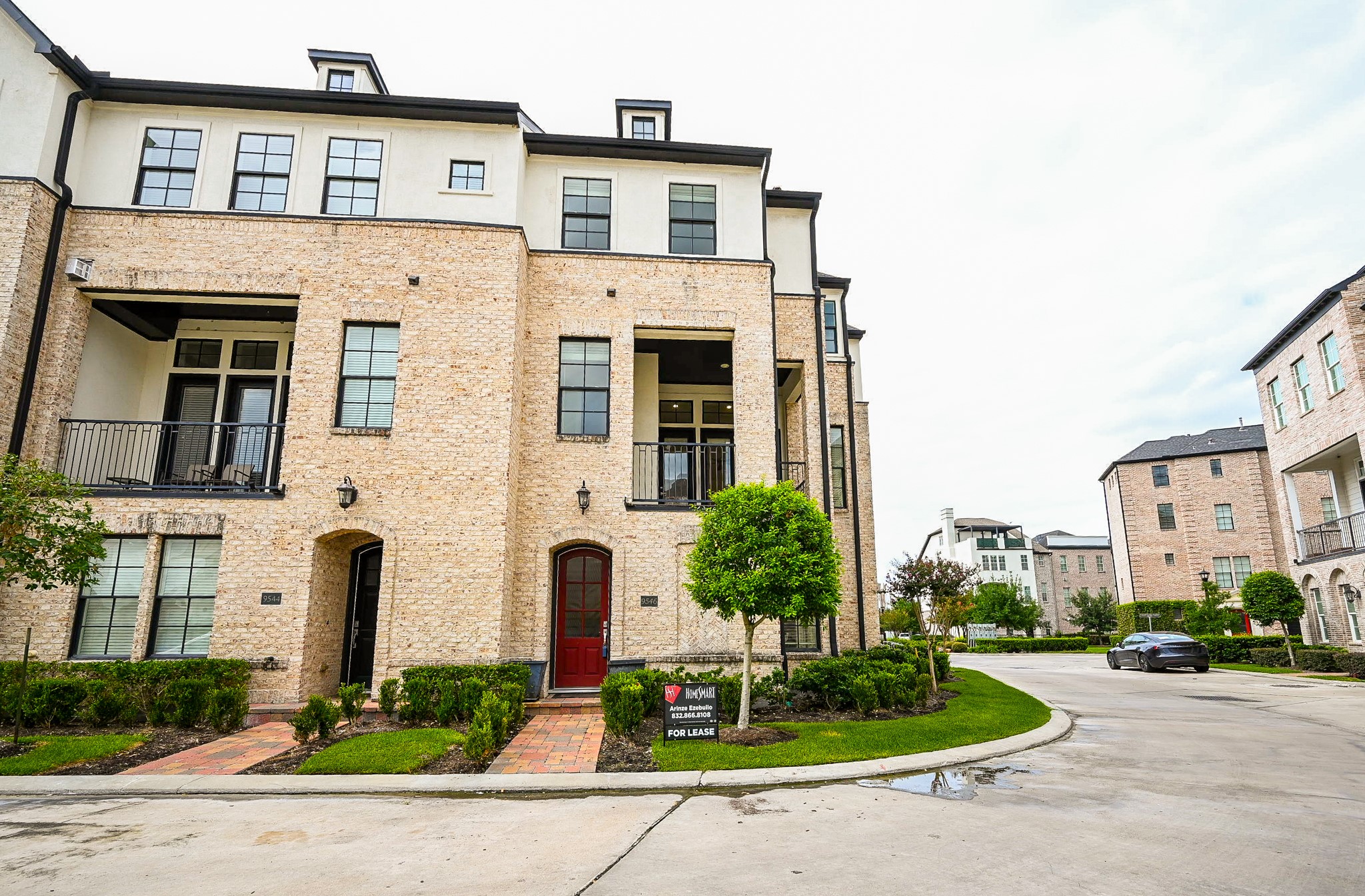 9546 London Bridge Station Houston, TX 77045 - Photo 34 of 41 City living has never been more luxurious!