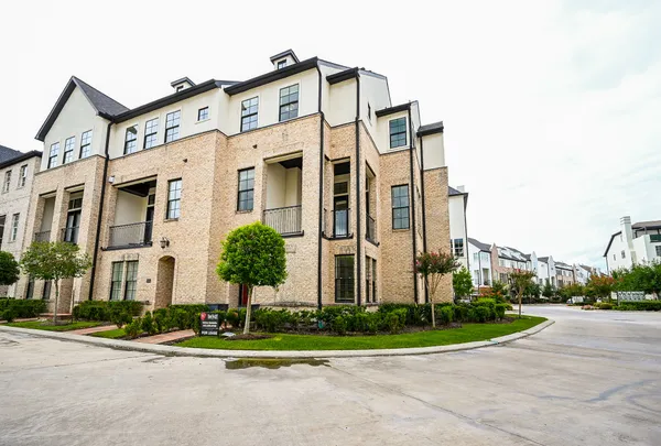 $3,000 | 9546 London Bridge Station, Houston, TX 77045