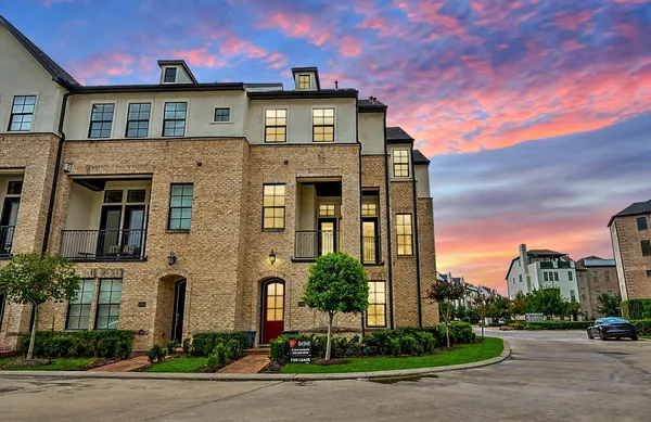 $3,000 | 9546 London Bridge Station, Houston, TX 77045