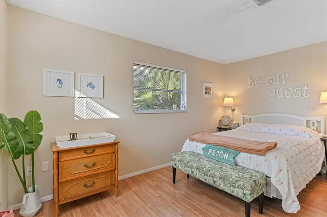 $275,000 | 140 Ave De La Isla, Nokomis, FL 34275