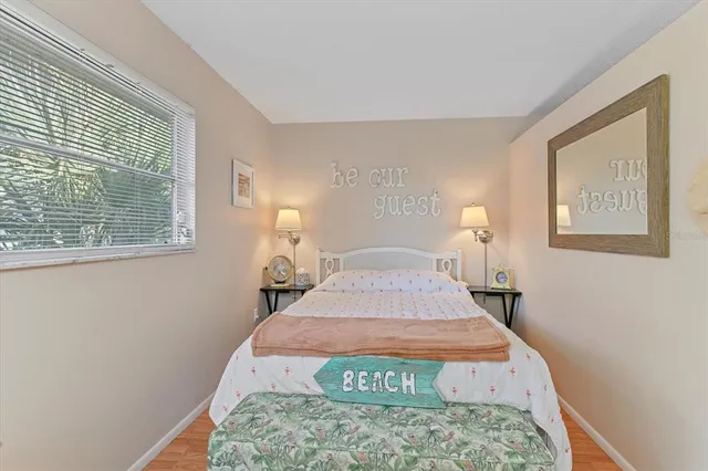 $275,000 | 140 Ave De La Isla, Nokomis, FL 34275