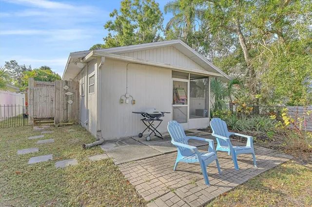 $275,000 | 140 Ave De La Isla, Nokomis, FL 34275