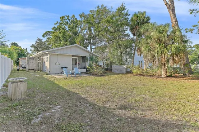 $275,000 | 140 Ave De La Isla, Nokomis, FL 34275