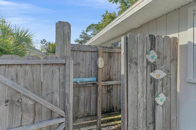 $275,000 | 140 Ave De La Isla, Nokomis, FL 34275