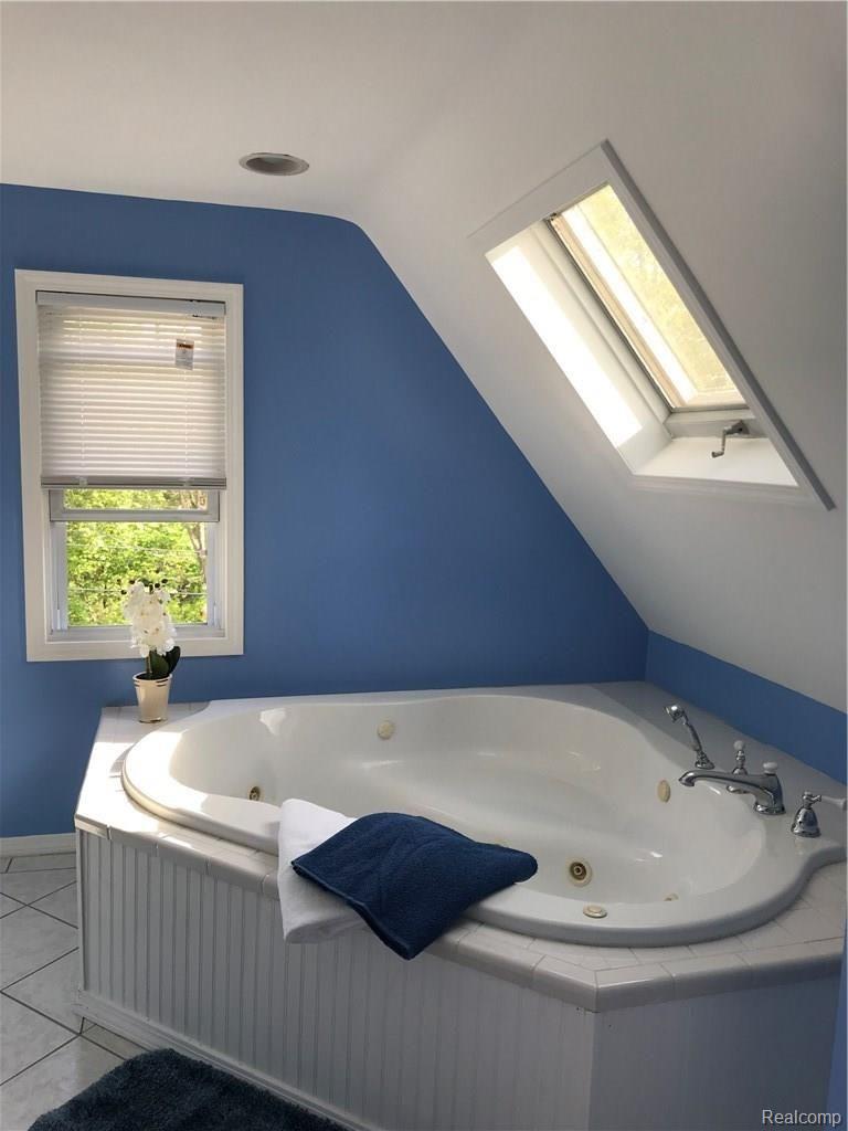 35804 John R Street Wayne, MI 48184 - Photo 13 of 80 Skylight opens & recessed lighting, separate shower too