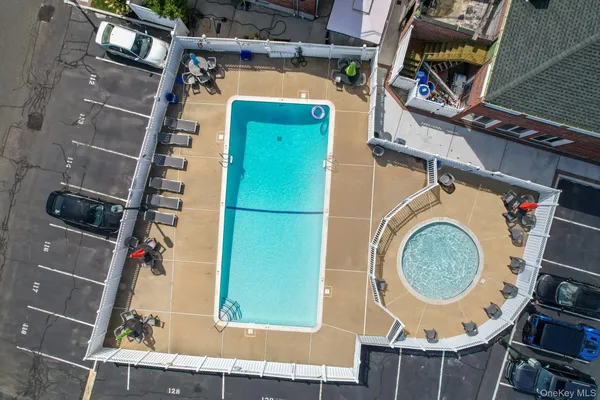 $639,000 | 3530 Long Beach Road, Unit 8, Oceanside, NY 11572