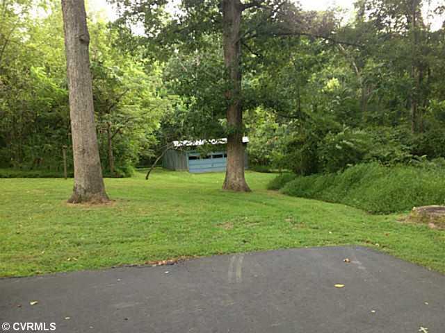 12801 South Chester Road Chester, VA 23831 - Photo 11 of 20 Parking Lot/Garage