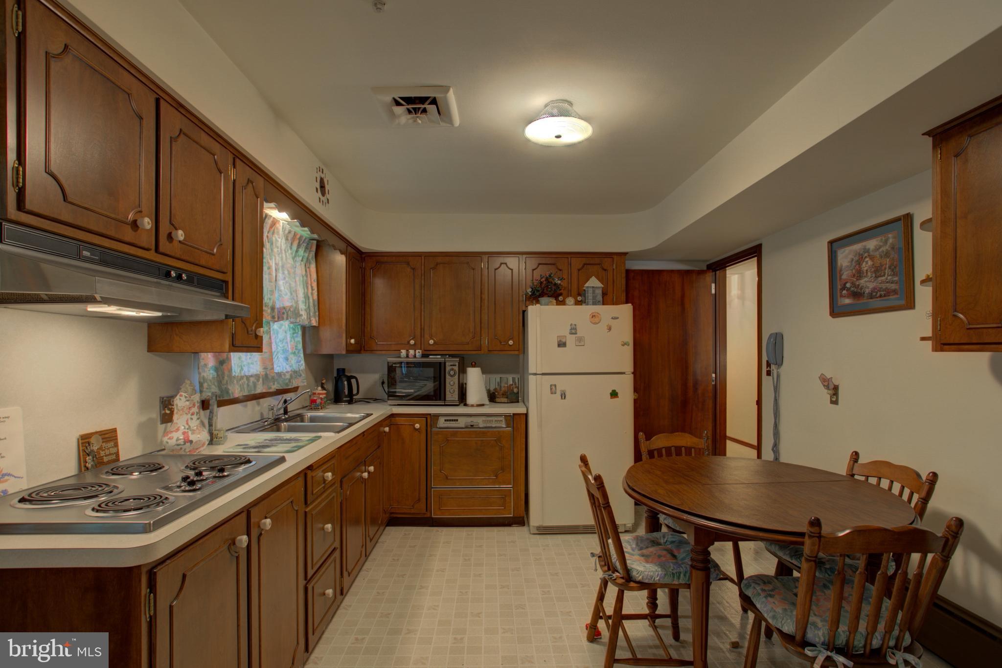 1700 Valley Forge Road Lancaster, PA 17603 - Photo 6 of 15 Gallery Image 6