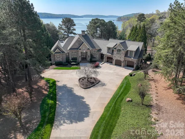 $2,400,000 | 144 Moss Bank Court, New London, NC 28127