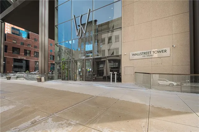 $397,950 | 1101 Walnut Street, Unit 505, Kansas City, MO 64106