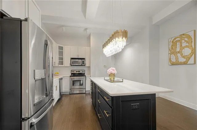 $395,450 | 1101 Walnut Street, Unit 505, Kansas City, MO 64106