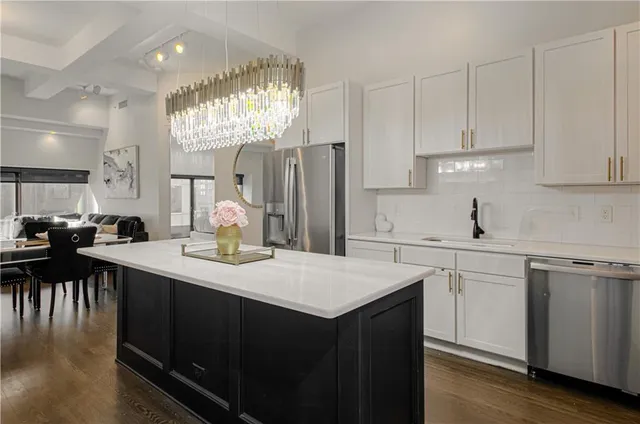 $395,450 | 1101 Walnut Street, Unit 505, Kansas City, MO 64106