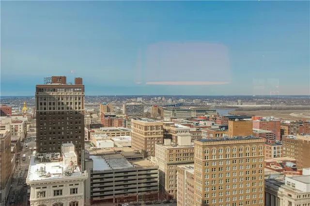 $395,450 | 1101 Walnut Street, Unit 505, Kansas City, MO 64106