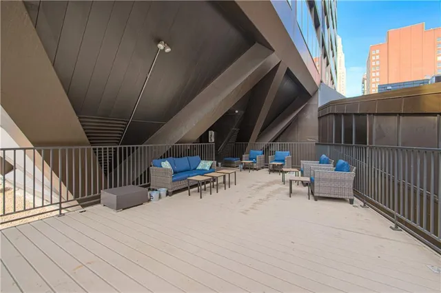 $395,450 | 1101 Walnut Street, Unit 505, Kansas City, MO 64106