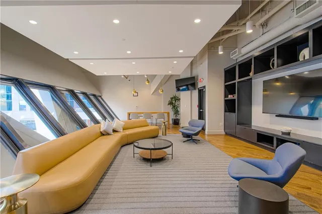 $395,450 | 1101 Walnut Street, Unit 505, Kansas City, MO 64106