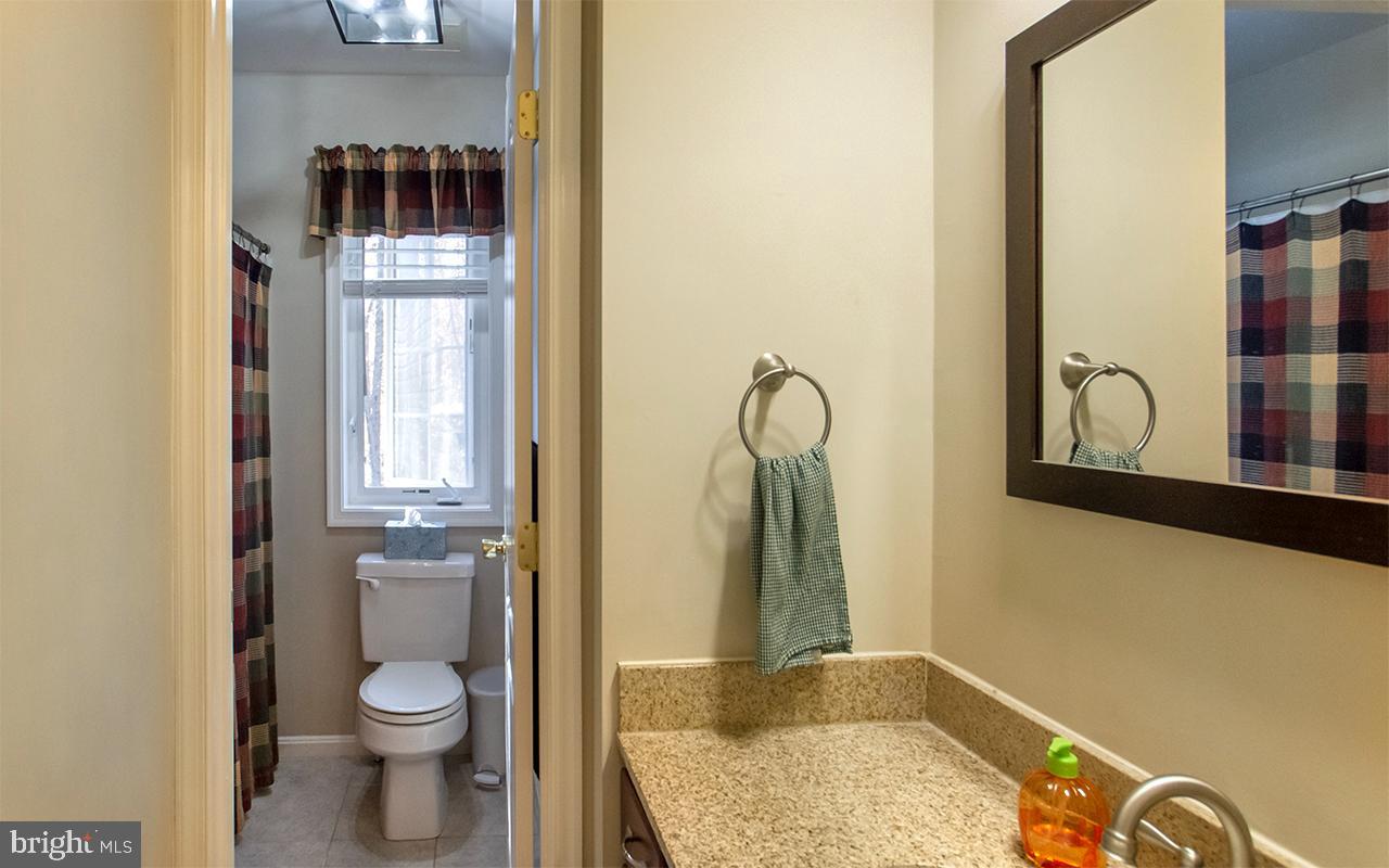 1 Lynn Ridge Court Manchester, MD 21102 - Photo 38 of 63 Upper Level 2nd Full Bath w Granite Counter Top