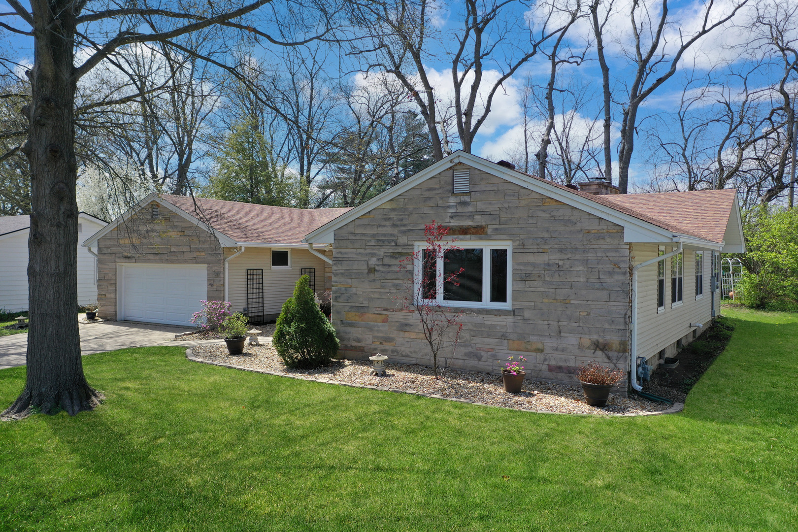 3 Eastmoreland Place Decatur, IL 62521 - Photo 3 of 46 Gallery Image 3