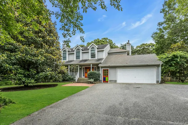 $1,149,000 | 104 B Squiretown Road, Hampton Bays, NY 11946