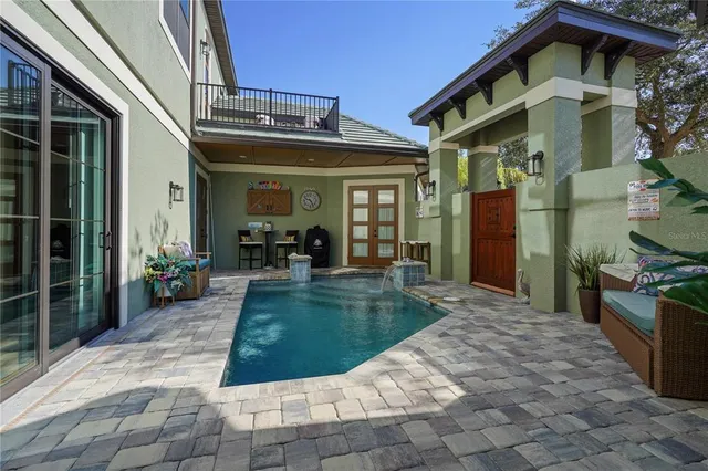 $950,000 | 4 Oakview Court, Palm Coast, FL 32137