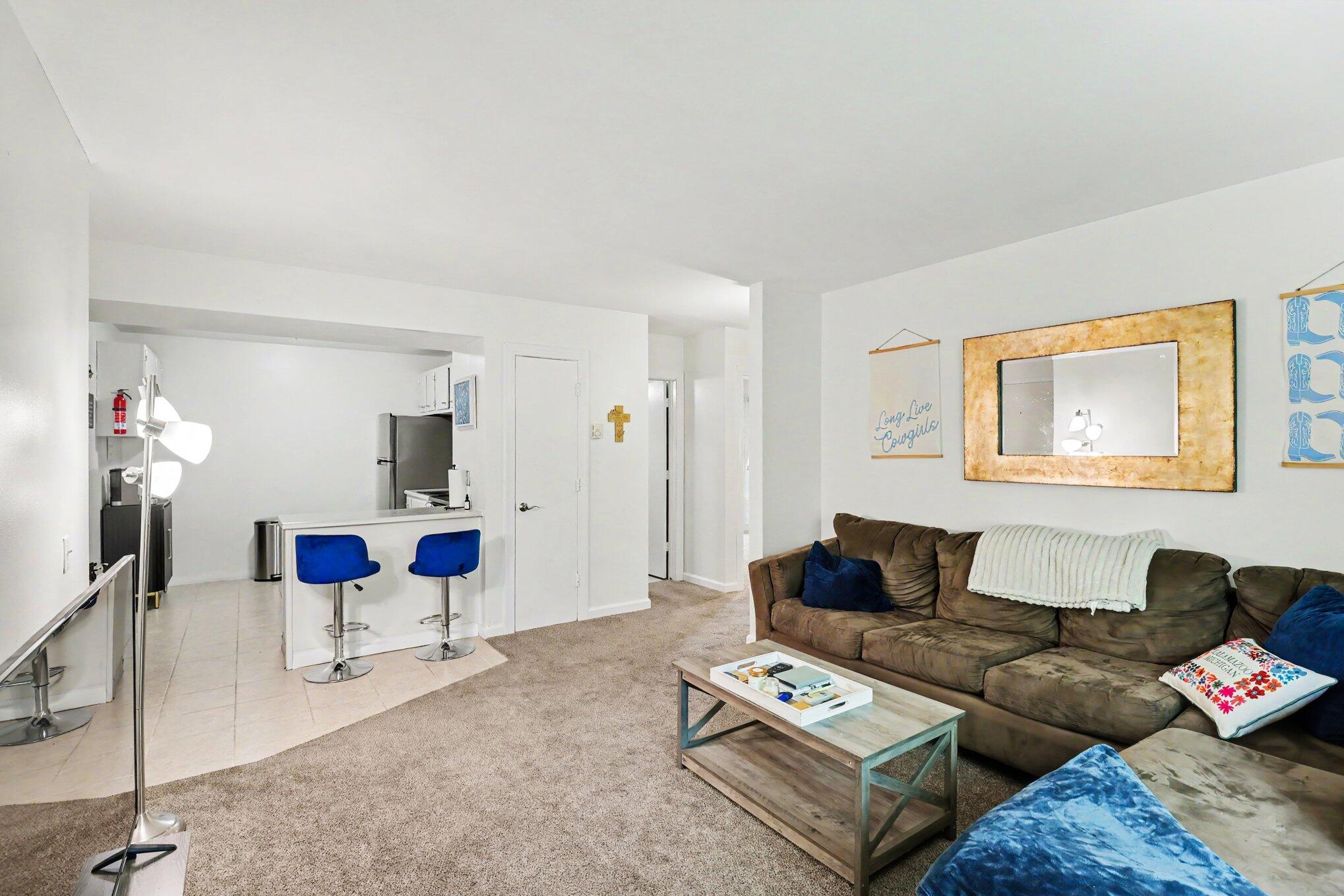 756 West Kilgore Road, Unit 205 Kalamazoo, MI 49008 - Photo 3 of 16 003_file_2050