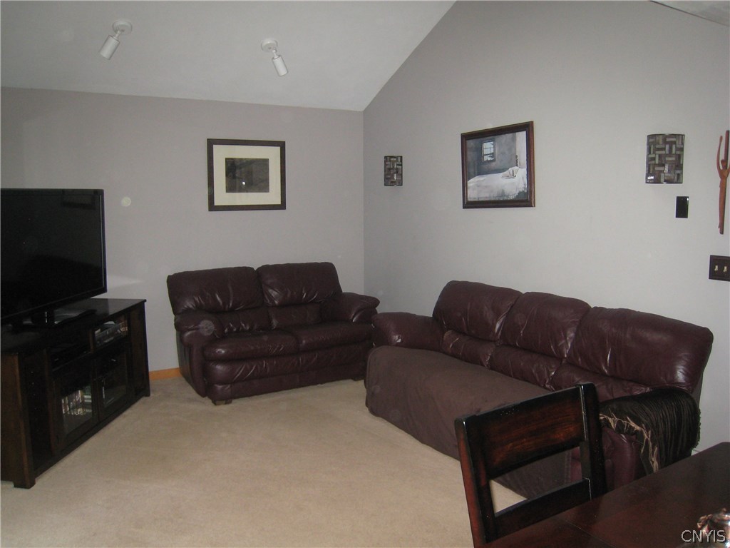 4584 McDonald Road Onondaga, NY 13215 - Photo 11 of 34