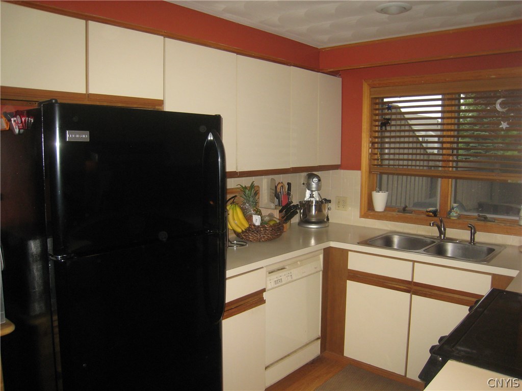 4584 McDonald Road Onondaga, NY 13215 - Photo 14 of 34