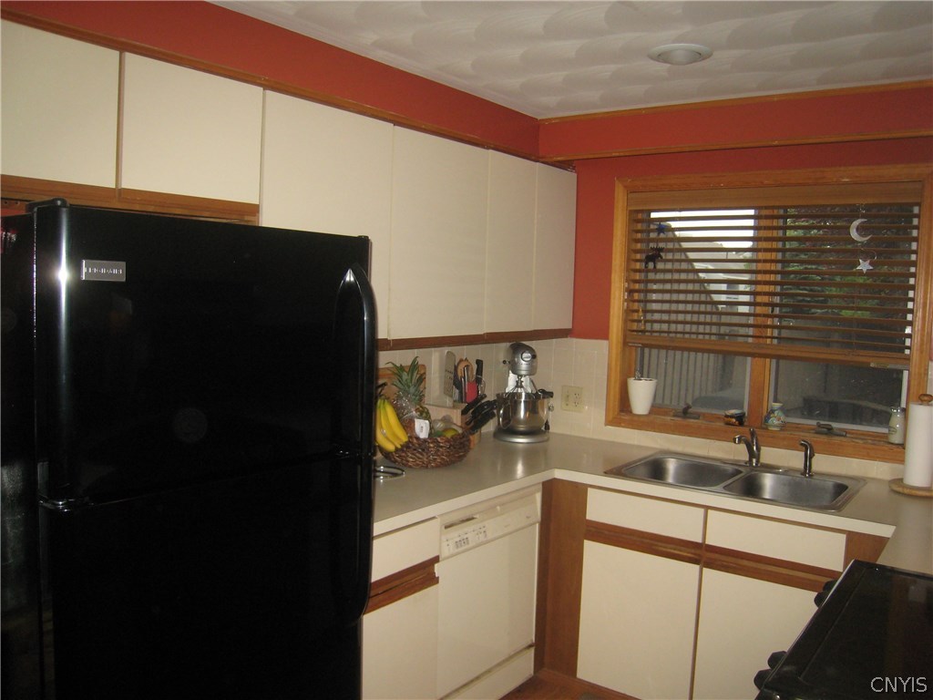 4584 McDonald Road Onondaga, NY 13215 - Photo 15 of 34