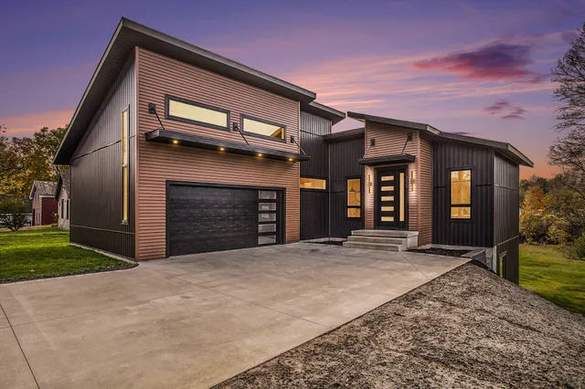 $599,900 | 315 West High Street, Union City, MI 49094