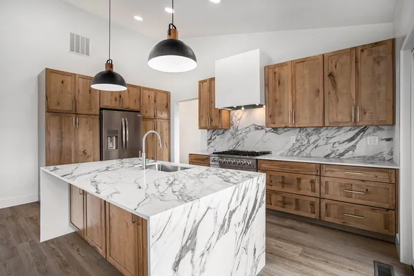 $599,900 | 315 West High Street, Union City, MI 49094